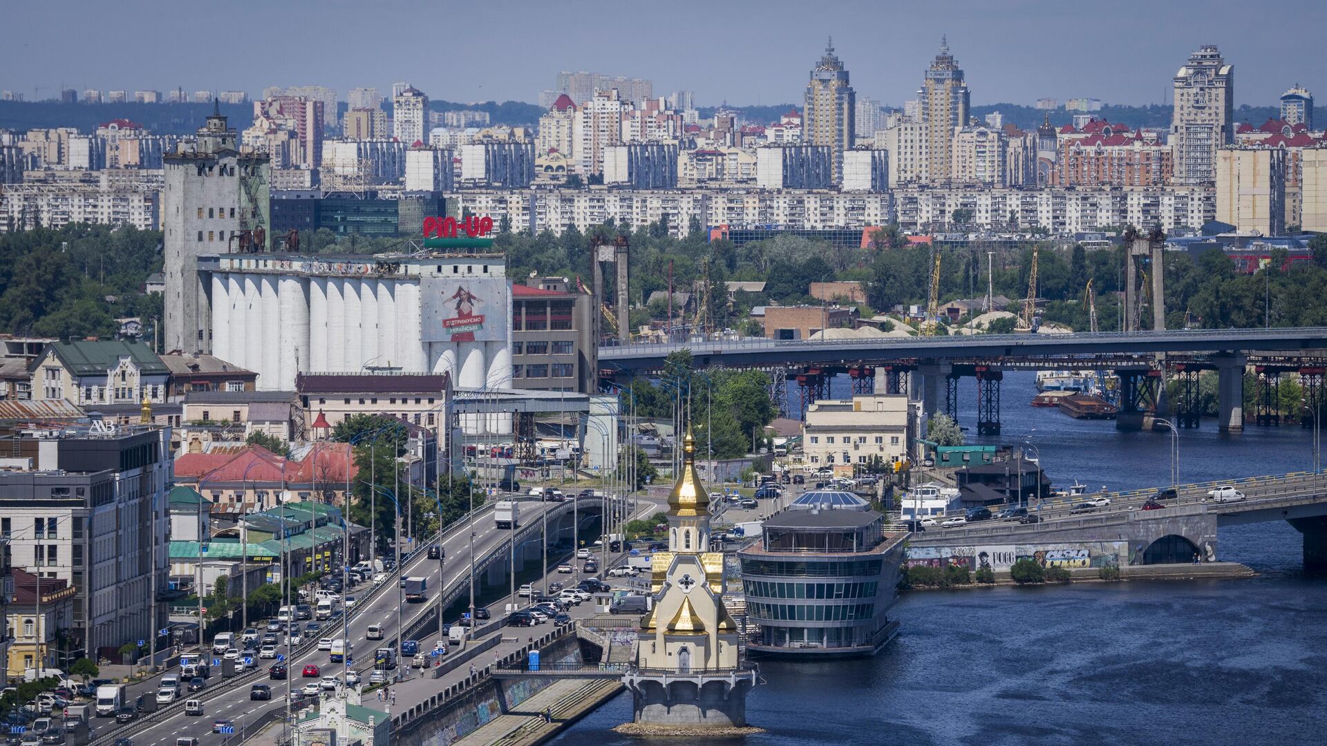 В Киеве прогремели взрывы
